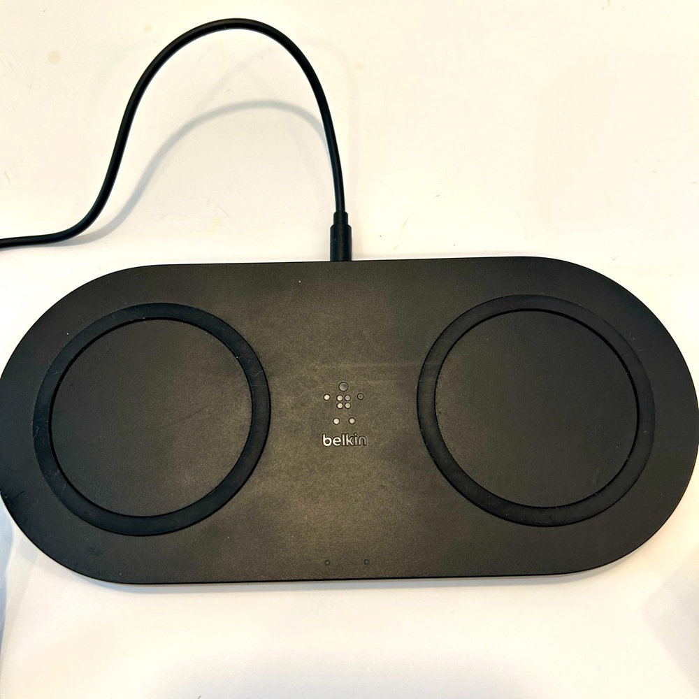 Belkin Black Wireless MagSafe  Charging Pad - Model WIZ002